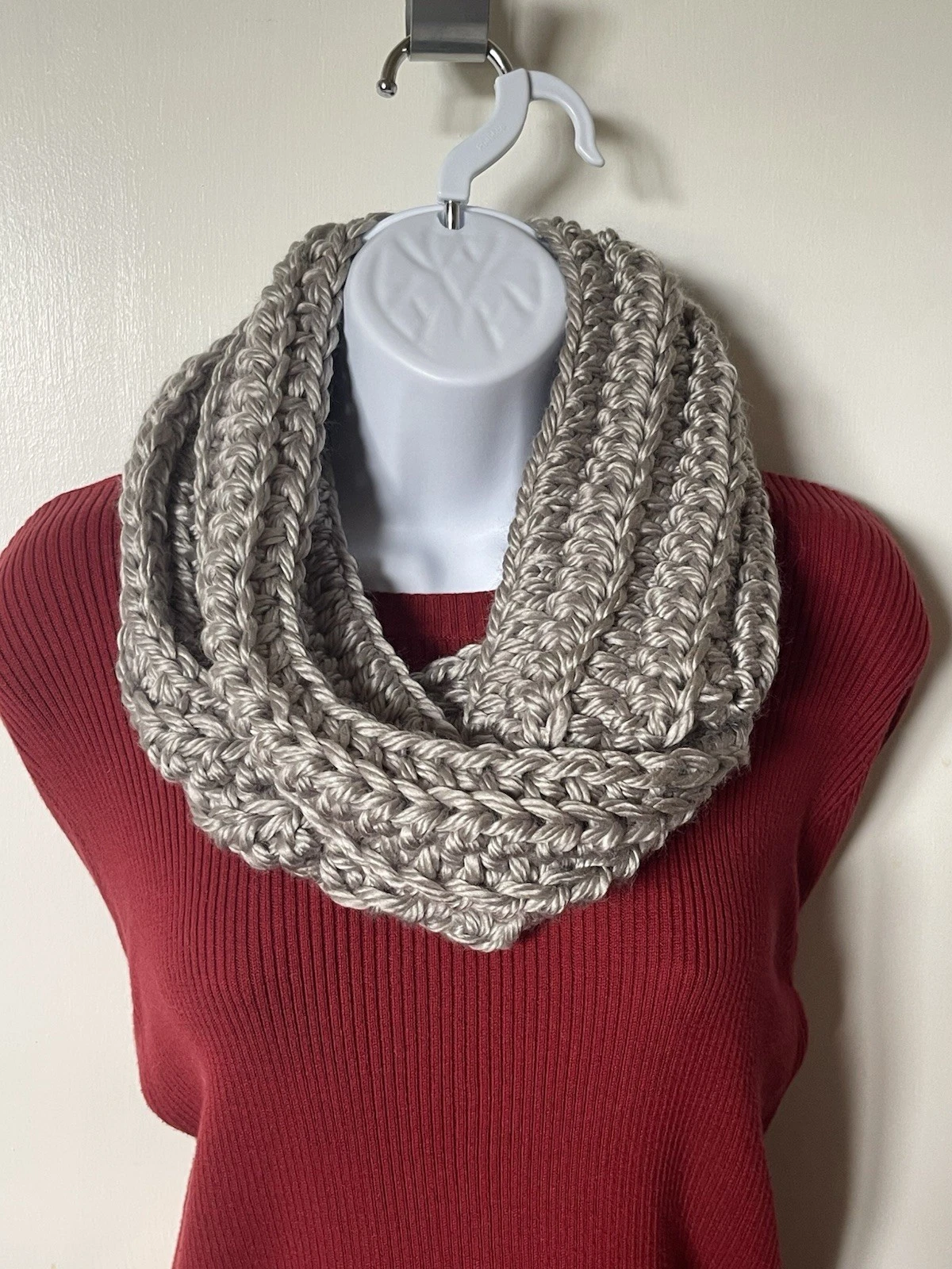 INFINITY SCARF LOOP COWL GRAY CROCHET KNIT WINTER NECK WARMER HANDMADE CHUNKY