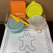 Tupperware Child s Toys Baking Set LOT Measuring Cup, Bowls, Rolling Cookie Mat