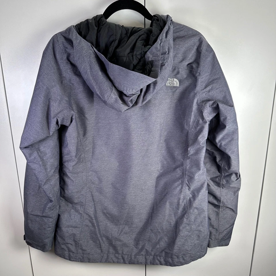 Chaqueta con Capucha Impermeable Hyvent Gris Mediano The North Face Para Mujer Nieve Invierno Cálida Foto 3 de 4