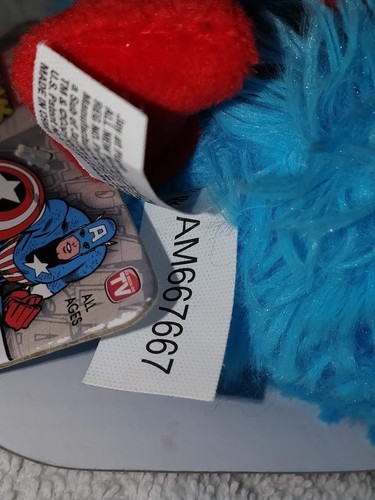 MARVEL CAPTAIN AMERICA HIDEAWAY PETS PILLOW PLUSH 5 INCH MINI - Picture 10 of 10