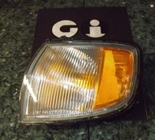 96-98 OEM Infiniti I30 front driver side corner light lamp assembly 3361 FL V2