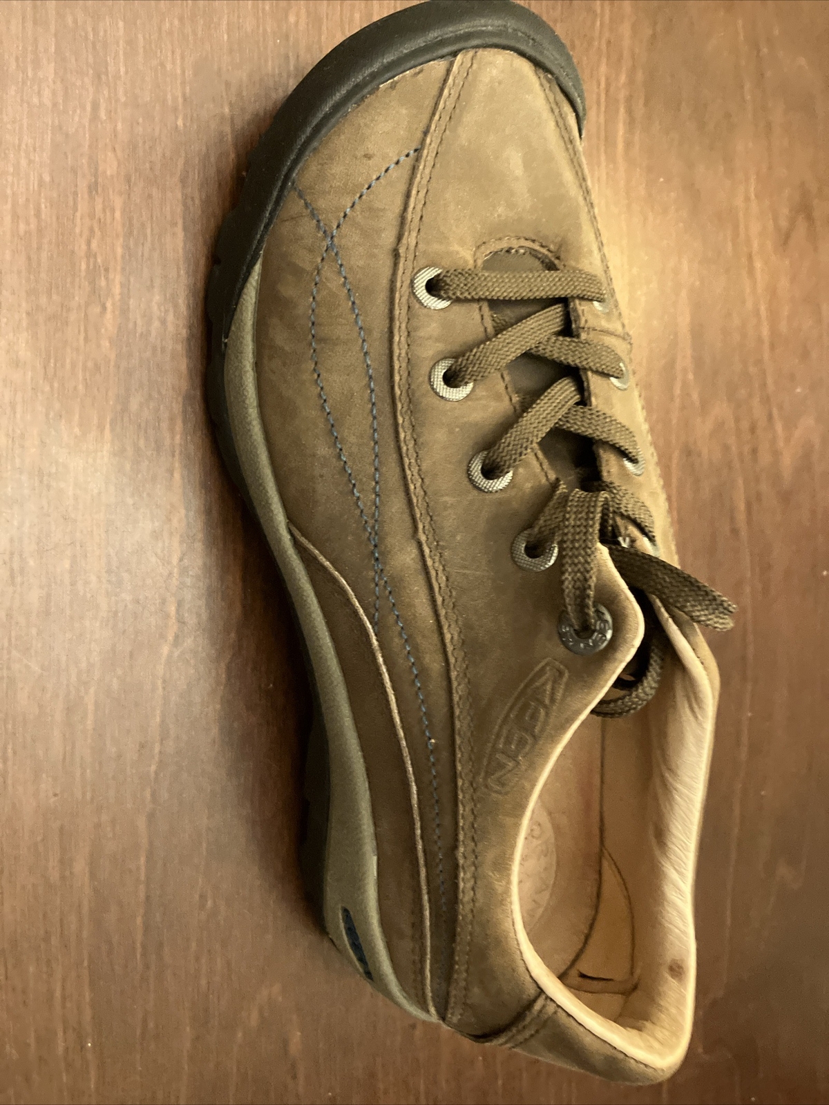 Scarpe da passeggio da donna Keen Urban Hiking Trail taglia 7 marroni