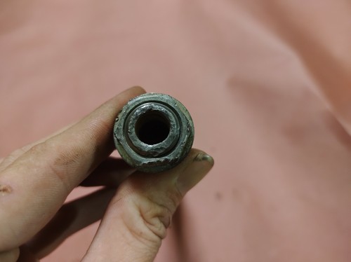 96-00 Suzuki RM250 Front Wheel Axle Bolt Shaft - Picture 4 of 5