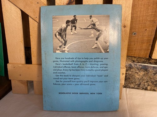 Libro de bolsillo vintage de cómo protagonizar el baloncesto de Herman L. Masin - Imagen 2 de 4