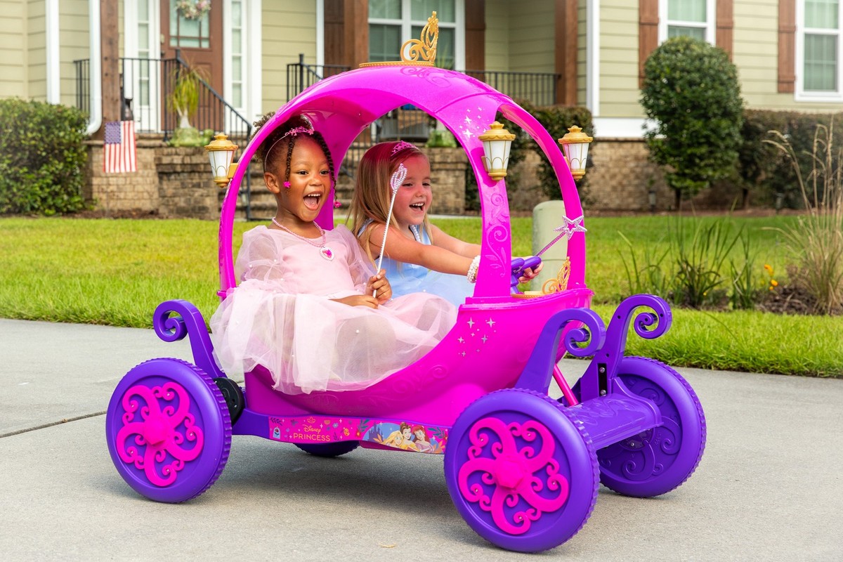 00s Disney PRINCESS Daytona プリンセス　レーシング Disney Princess 24V Carriage Ride-On for Kids Pink & Purple