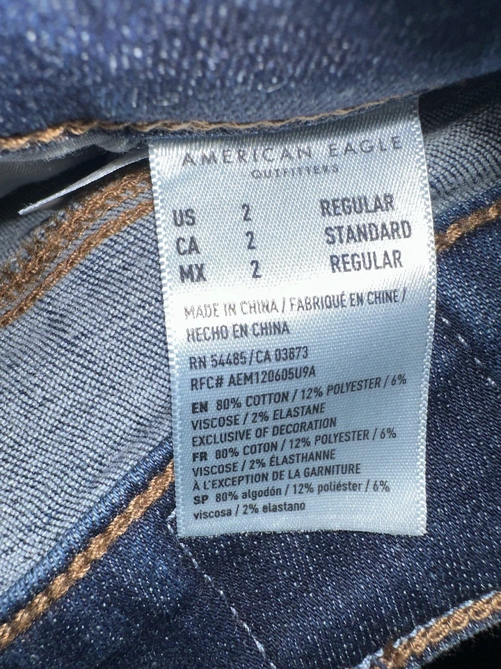 Pantalones de mezclilla American Eagle tiro alto ajustados Kick Deep Sea azul talla 2 Foto 2 de 4