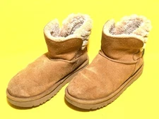 UGG Australia 1013306 Adria Short/Ankle chestnut Brown Suede Boots size 6