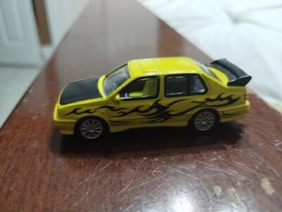 レーシングチャンピオン 1/64 フォルクスワーゲン ジェッタ 1995 1995 VOLKSWAGEN JETTA GULF LIVERY 1/64 DIECAST CAR MODEL BY RACING
