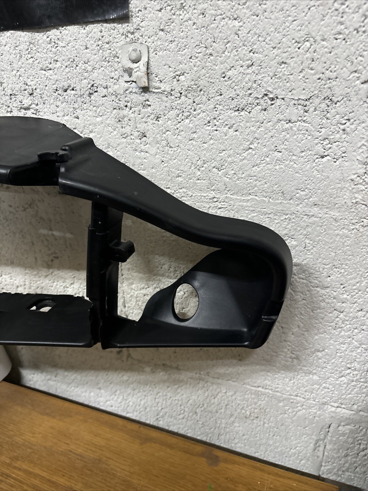 Aston Martin Rapide Front Grille Bracket DD438190AA #340