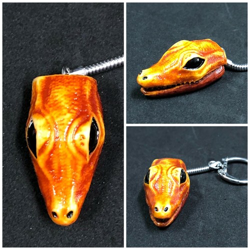Crocodile Alligator Head Keyring Keychain Erotica Woman Art Foldable Collectible - Picture 3 of 10