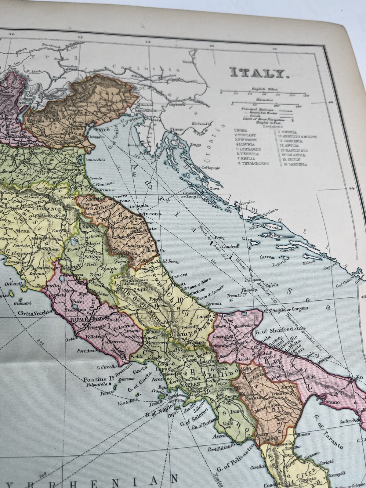 Foto 2 di 9