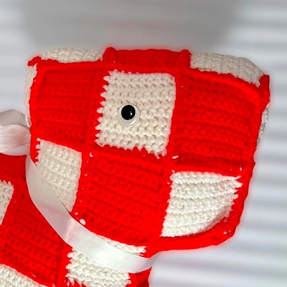 Crochet Cover Dog Pillow Hand Crafted Stuffed Red Checked Squares Large Vintage - Изображение 3 из 4