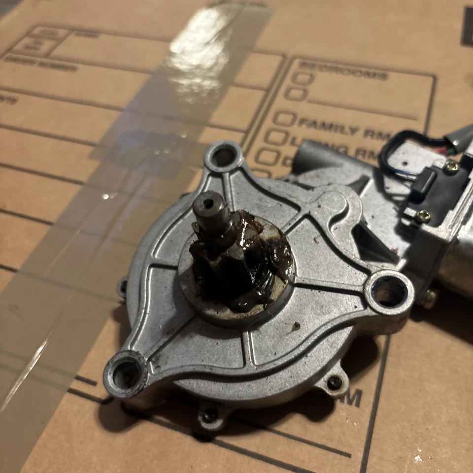 Lexus SC430 Z40 2006 convertible techo corredizo izquierdo motor Foto 4 de 4