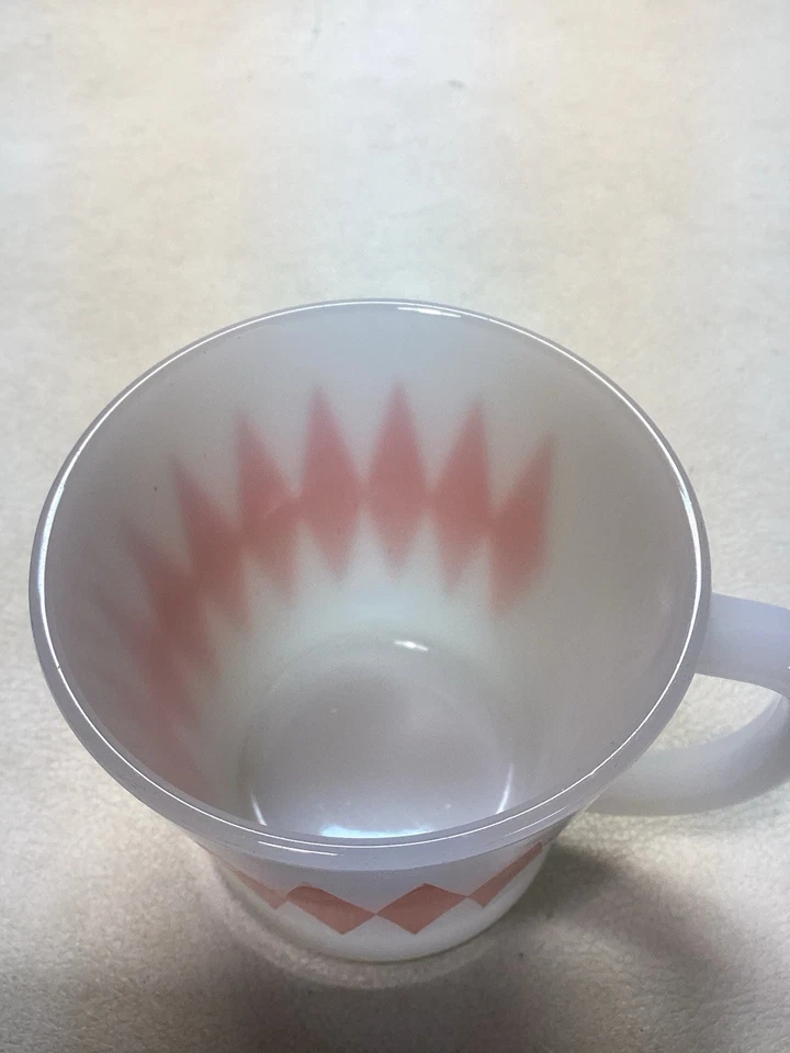 Vintage GLASBAKE Pink Diamond Harlequin J-2402 Milk Glass Mug USA - Image 4 of 4