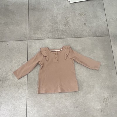 Baby Shirt Langarm Rundhals gerippt mit Knöpfen & Rüschen, Beige Gr. 56