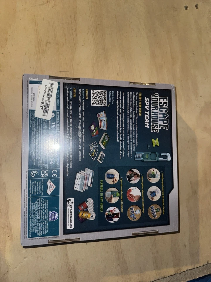ESCAPE ROOM Spy Team Fun Strategy Family Edition BOARD GAME Escape Your House - Image 3 of 4
