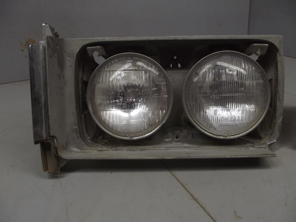 1969 CADILLAC ELDORADO HEADLIGHT BUCKETS - Изображение 4 из 4
