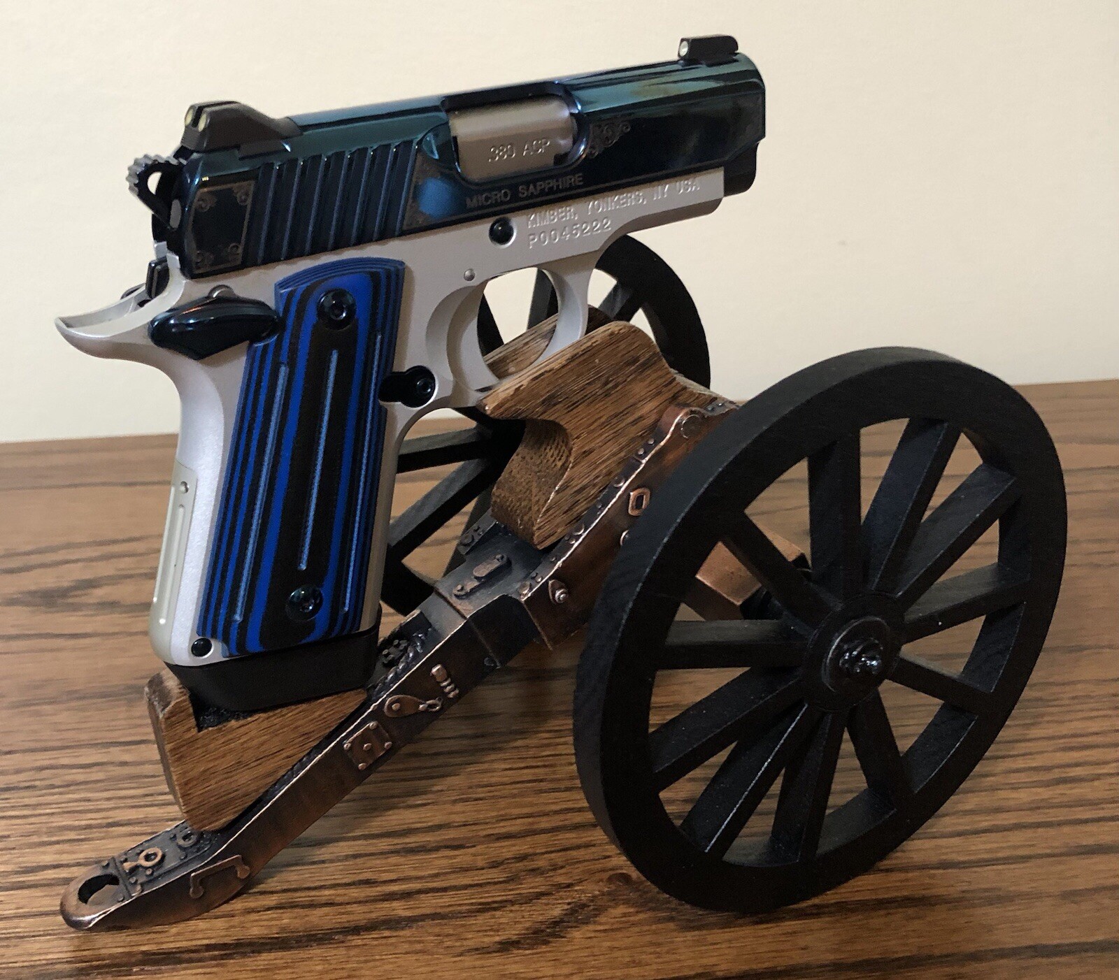 Kimber Micro 380 Hand Cannon Display Stand For Extended Magazine