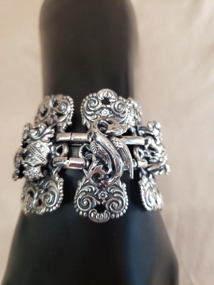 Pulsera de colección Napier tono plata grifos dragones panel ancho pieza de libro! Foto 2 de 4