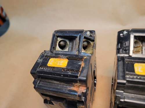 Ein Federal Pacific 125 AMP 2-POLIGER FEDERAL PACIFIC SCHUTZSCHALTER - Bild 6 von 7