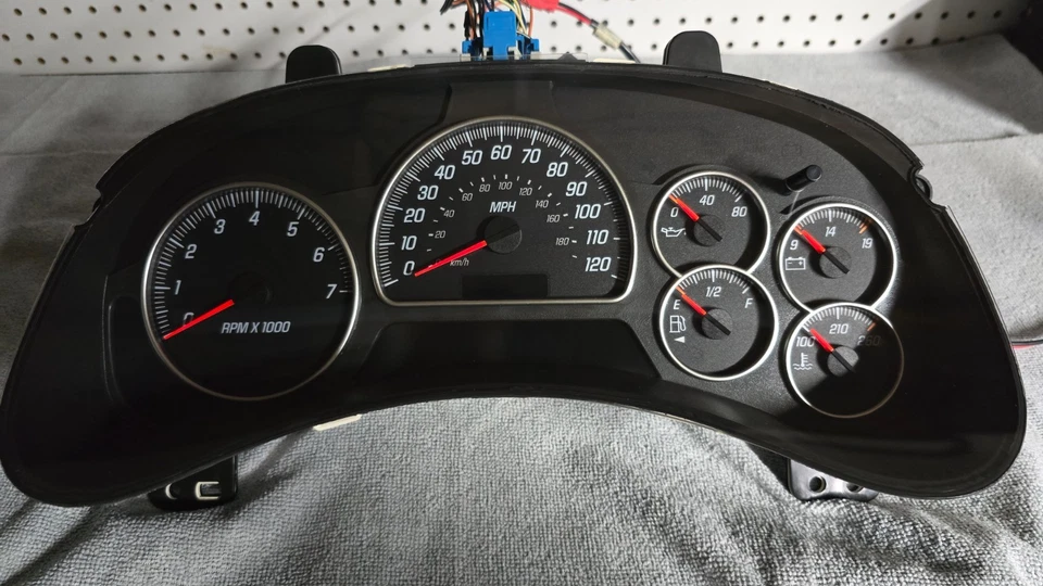 2002 - 2009 GMC 特使仪表组 — 第 2/4 张图片