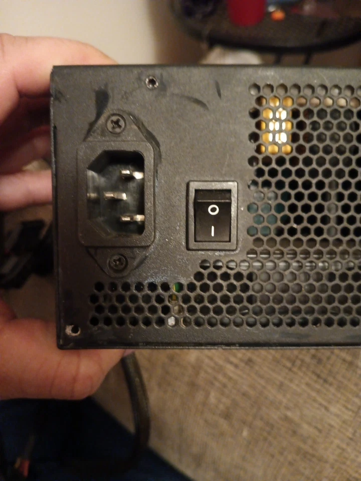 Fuente de alimentación Corsair CX750 750W PSU CP-9020015 modelo #75-001447 usada Foto 2 de 4