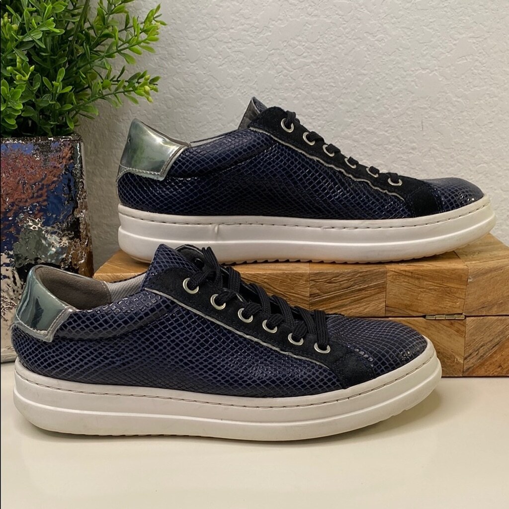 Geox Python Embossed Navy and Silver Sneakers Siz… - image 3