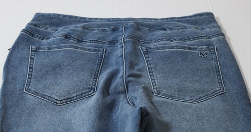 DG2 by Diane Gilman Women's Virtual Stretch Denim Flare Jean AC2 Chamber Size 14 - Picture 4 of 4
