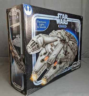 NEW Hasbro Star Wars Millennium Falcon with light & sound NEW Hasbro Star Wars Millennium Falcon with light & sound