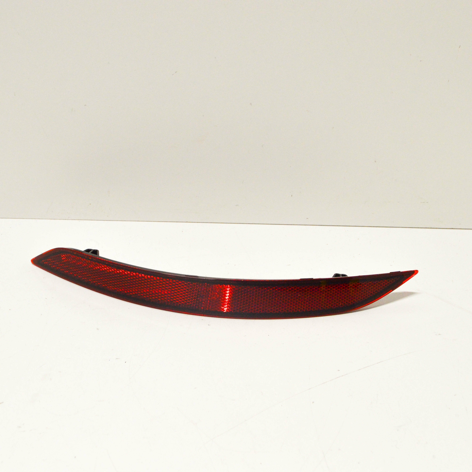 NEW AUDI A3 8V REAR BUMPER LEFT REFLECTOR 8V5945105C ORIGINAL 8V5-945-105-C