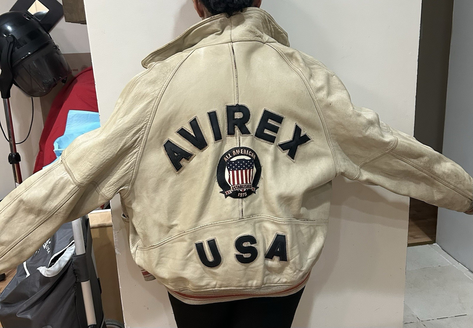 Avirex Men’s Beige Leather Bomber Jacket Full Zip Embroidered Logo Back 44