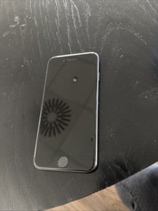 iPhone SE 2020 64GB mit Touchscreen Homebutton - Schwarz Gebraucht Top Zustand