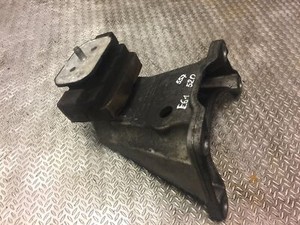 BMW E60 Getriebehalterung Für 5er Serie E60 E61 2.0 Diesel 130 kW 6761108