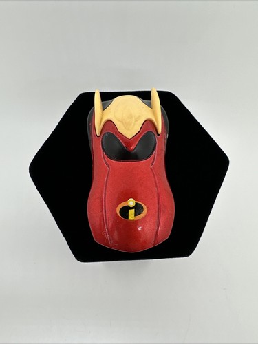 DISNEY PIXAR THE INCREDIBLES MR. INCREDIBLE RACE CAR 1:64….55 - Picture 6 of 18