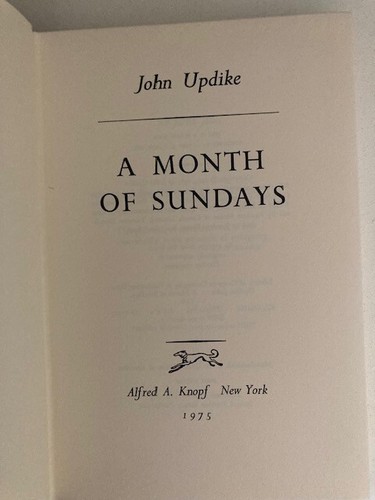 A Month of Sundays by John Updike (1975, Hardcover) 1st Ed VG w/Protective Cover - 第 3/4 張圖片