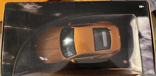 2003 Hot Wheels Hall Of Fame Nissan Z 1:18 Scale W/Box -Limited Edition -Metal - Picture 2 of 3