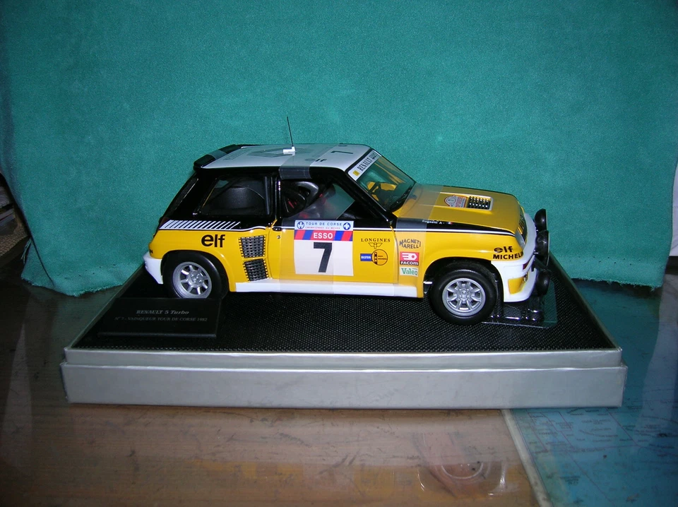 Renault 5 turbo maxi 1/18 TDC '82 Ragnotti Universal hobbies UH  - Immagine 3 di 4