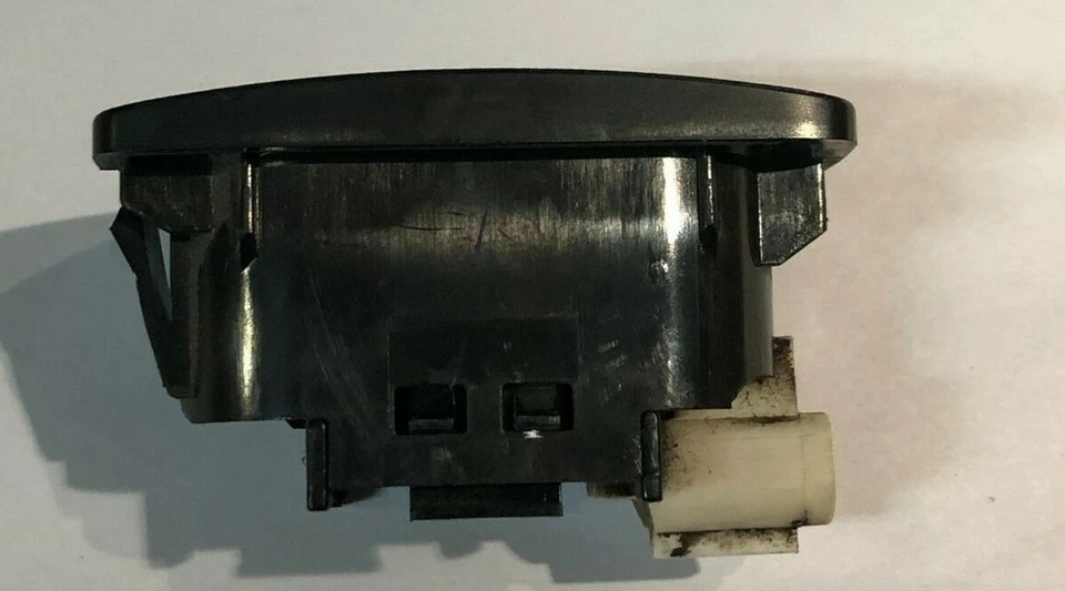 Interruptor de bloqueo de puerta derecha Saturn 1996 1997 1998 1999 2000 2001 2002 SL SC SW 1 2 Foto 4 de 4