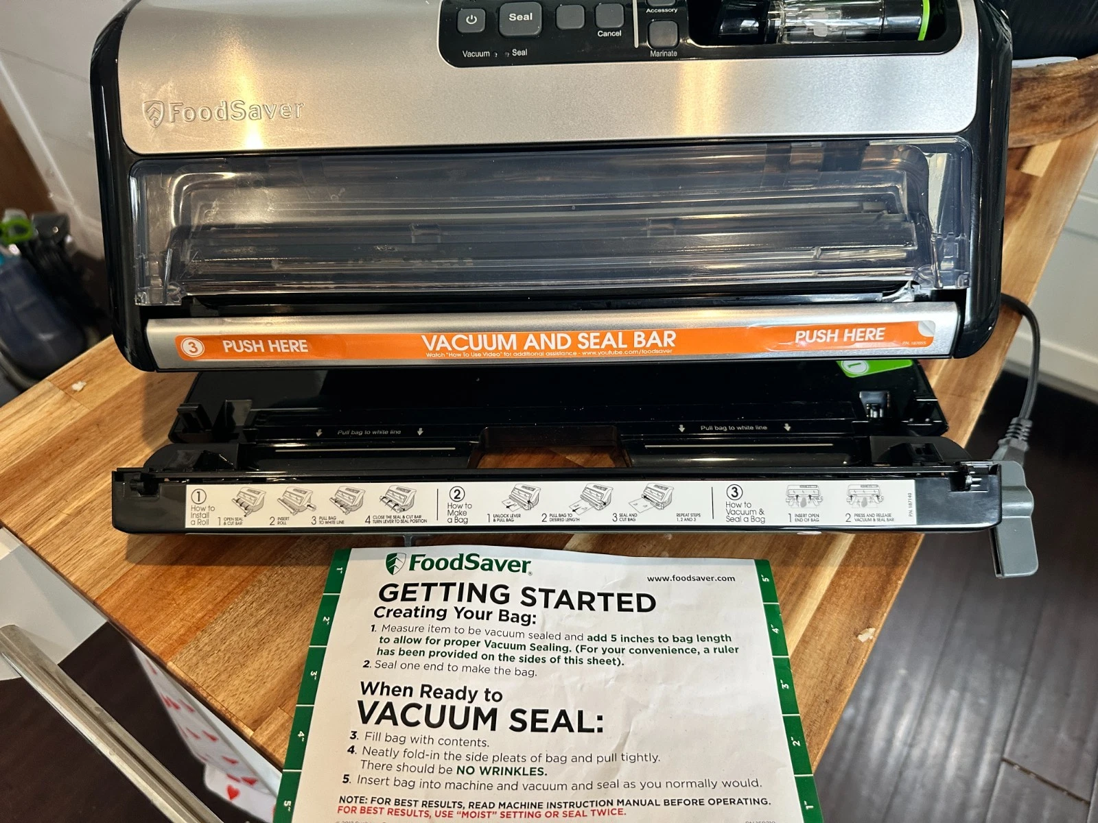 FoodSaver FM5200 2-in-1 Vacuum Sealer Handheld Express Bag Maker SUPER CLEAN