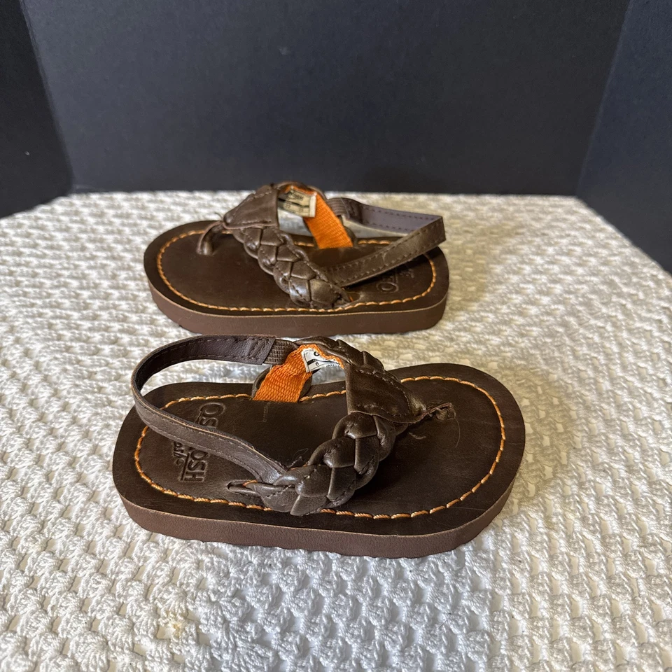 Sandalias trenzadas Osh Kosh B'gosh de cuero sintético para niños pequeños talla 6 usadas en excelente estado Foto 4 de 4