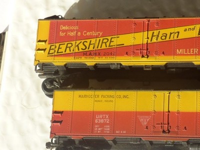 Walthers HO 40  MARHOEFER PACKING CO. REEFER URTX 63872+ Berkshire Ham and Bacon