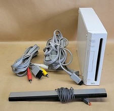 Nintendo Wii Console Bundle RVL-001 GameCube Compatible BUNDLE - Tested! *READ*