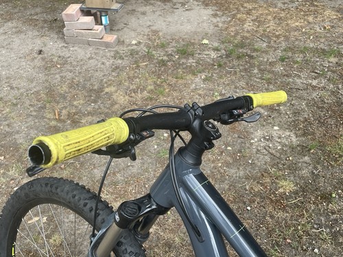 Cube Aim Mountain Bike, XS frame, 27.5” Wheels, Grey and Flash yellow colourway - Picture 5 of 7