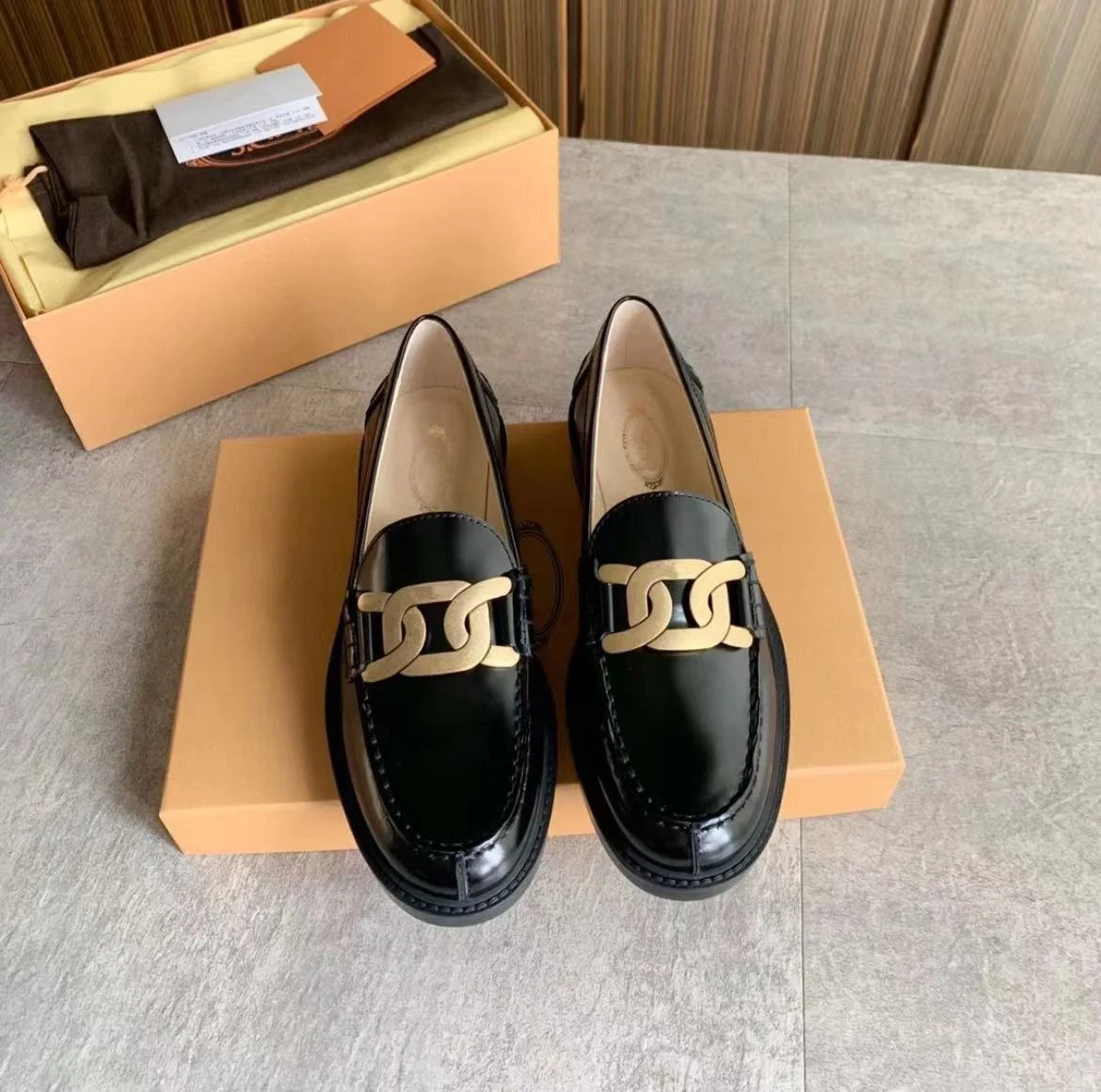 TOD’S Scarpe mocassini donna Tod's fondo piatto in pelle verniciata