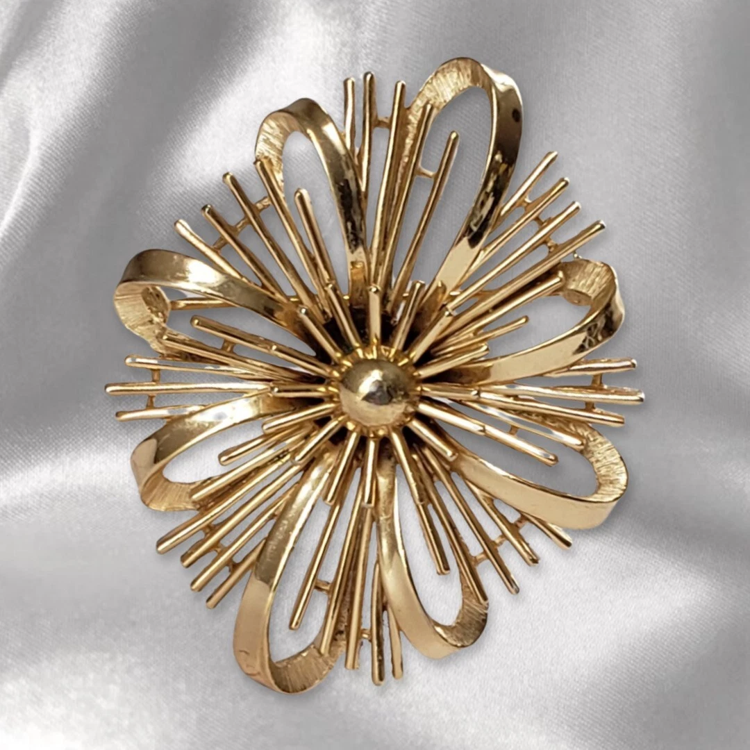Trifari outlet brooch price