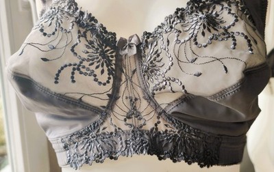 NEUWERTIGER edler grauer Spitzen-BH in Gr. 100 C von ROSALIE
