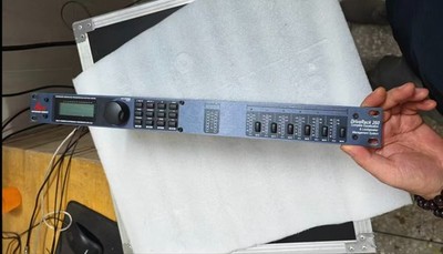 1 piece Original DBX 260 2-in-6 Digital Audio Processor, shipped via FedEx/DHL