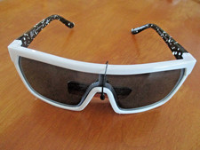 FOSTER GRANT WOMENS CALIBLUE WHITE LARGE VIEW SUNGLASSES 100 UVA/UVB