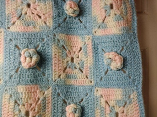 Vintage Granny Knitted Wool Baby Crib Blanket Wall Decor PinkBlue Flower Squares - Picture 4 of 10
