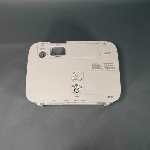 4000 Lumens 3LCD Projector WXGA HD HDMI - Less Than 500 Lamp Hours Used w/Bundle - Picture 9 of 10